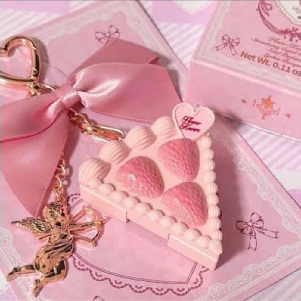 Flower Knows Strawberry Cupid Solid Perfume in Lychee Bouquet BNIB